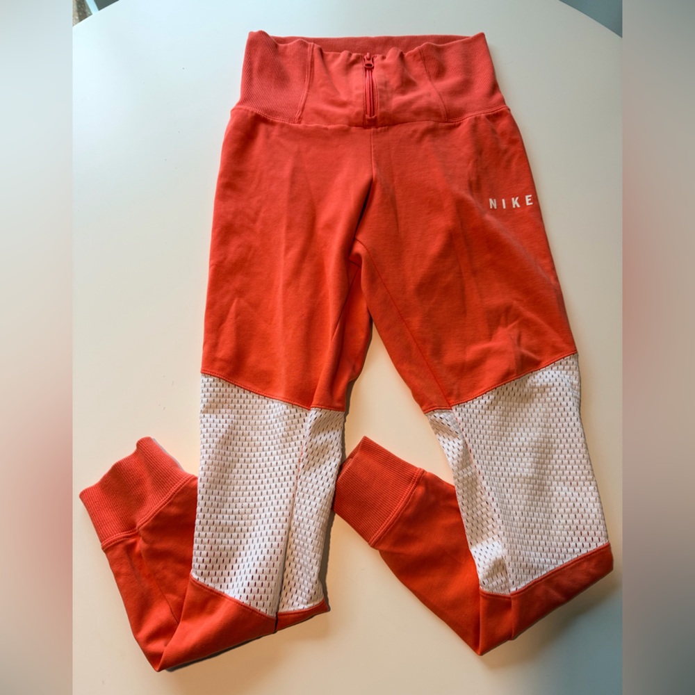 Nike Sportswear Essential Women High Waisted Leggings 893663-816